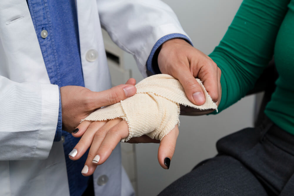 Hand and wrist injury treatment